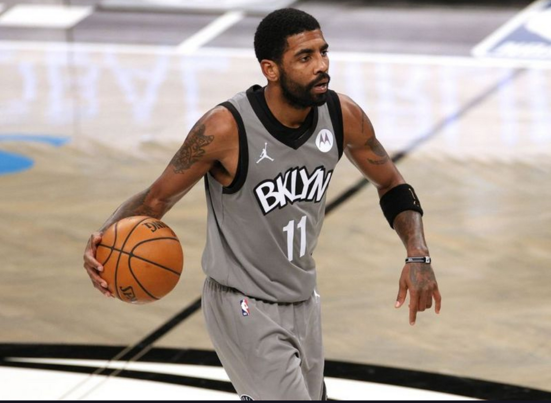 关键时刻曼联调整名单以备NBA总决赛布鲁克林篮网绝杀压哨备战欧篮联，金州勇士队长鼓劲备战法国杯看傻球迷的简单介绍